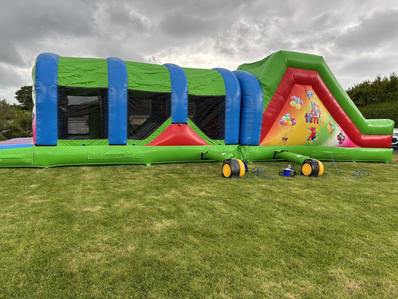 42ft Party Time Fun Run With 8ft Slide photo 4